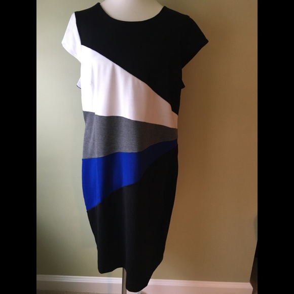 Monroe & Main Dresses & Skirts - NWT Color-block dress